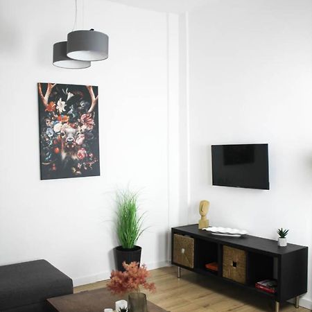 Downtown 4 Apartment อเล็กซานโดรโพลิส ภายนอก รูปภาพ