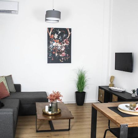 Downtown 4 Apartment อเล็กซานโดรโพลิส ภายนอก รูปภาพ