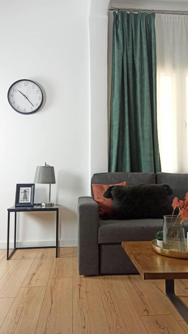 Downtown 4 Apartment อเล็กซานโดรโพลิส ภายนอก รูปภาพ